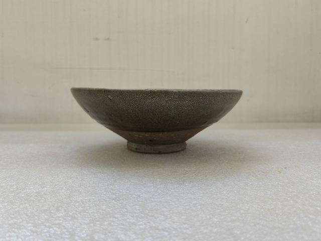 古玩陶瓷元代褐釉碗拍賣,當前價格680元