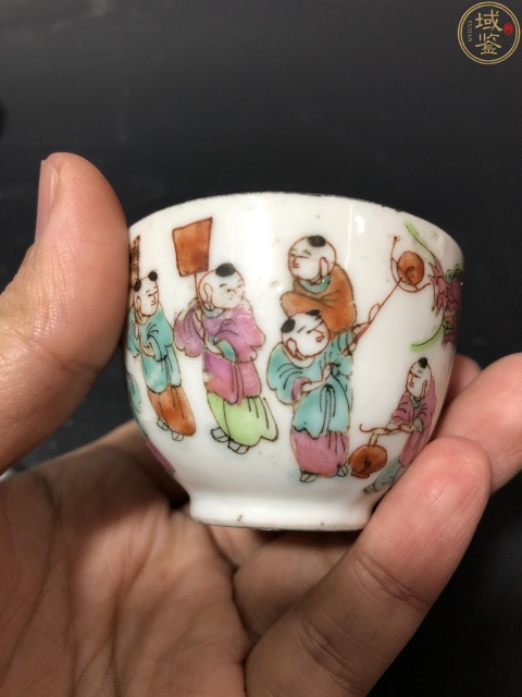 古玩陶瓷清.粉彩百子鬧龍舟蓋盅拍賣,當前價格10000元