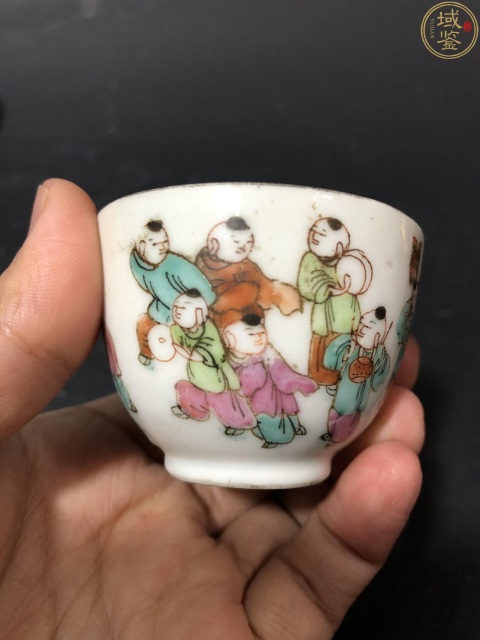 古玩陶瓷清.粉彩百子鬧龍舟蓋盅拍賣,當前價格10000元