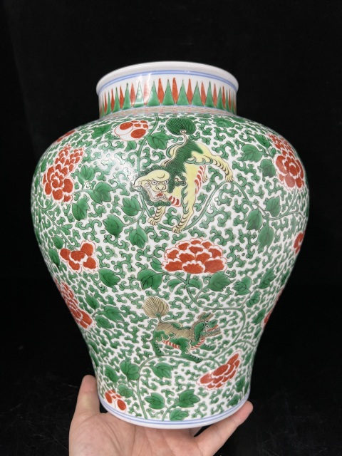古玩陶瓷五彩花卉獅子紋罐拍賣，當前價格18800元