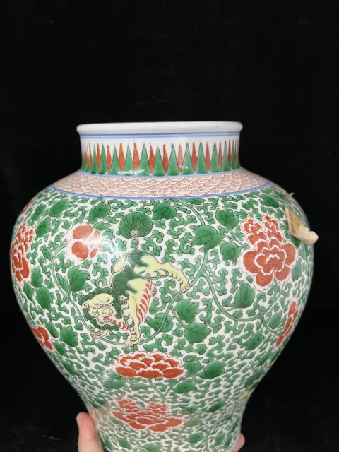 古玩陶瓷五彩花卉獅子紋罐拍賣，當前價格18800元