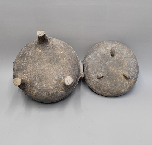 古玩陶瓷戰(zhàn)漢三足雙耳弦紋陶鼎【附證書】拍賣,當前價格6000元