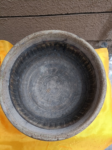 古玩陶瓷(館藏級)三國兩晉南北朝青瓷大碾缽拍賣,當前價格2800元