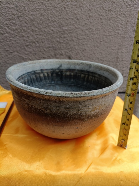 古玩陶瓷(館藏級)三國兩晉南北朝青瓷大碾缽拍賣,當前價格2800元