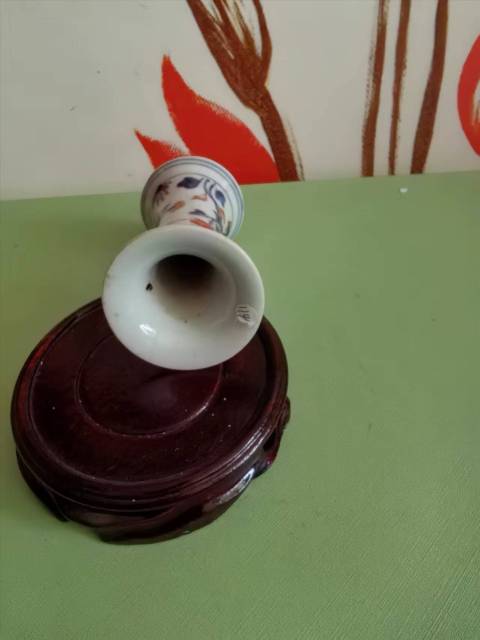 古玩陶瓷青花礬紅花卉紋花觚，模糊，偏老拍賣，當前價格1500元