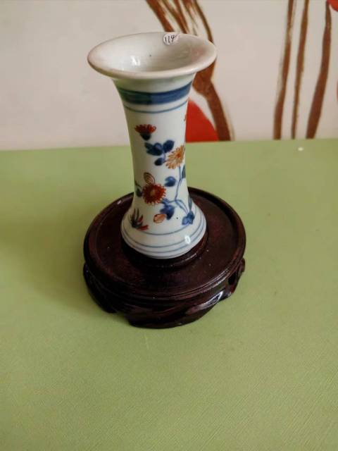 古玩陶瓷青花礬紅花卉紋花觚，模糊，偏老拍賣，當前價格1500元