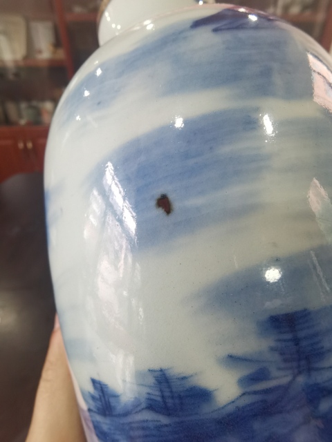 古玩陶瓷青花山水瓶拍賣,當(dāng)前價格5500元