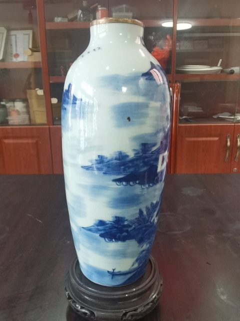 古玩陶瓷青花山水瓶拍賣,當(dāng)前價格5500元