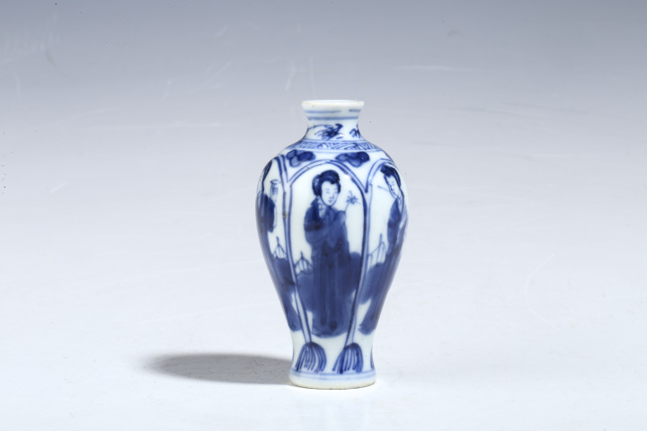 古玩陶瓷清康熙·青花開窗仕女紋小梅瓶拍賣，當(dāng)前價(jià)格9999元