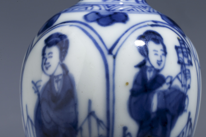 古玩陶瓷清康熙·青花開窗仕女紋小梅瓶拍賣，當(dāng)前價(jià)格9999元