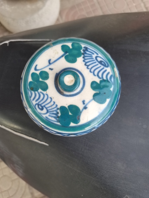 古玩陶瓷青花綠彩花卉紋蓋盒拍賣,當前價格366元