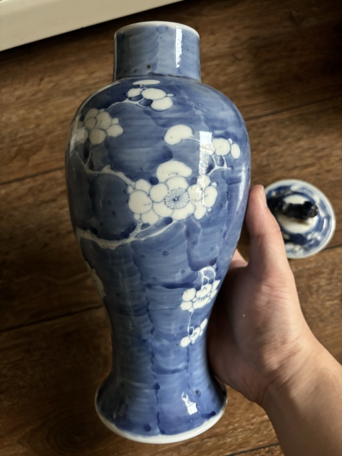 古玩陶瓷雞腿蓋瓶拍賣,當前價格2580元