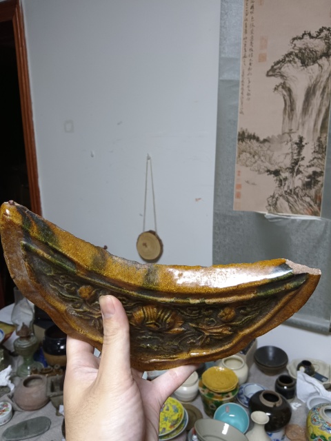 古玩陶瓷清代琉璃釉蓮花池塘紋水滴瓦拍賣，當前價格1000元