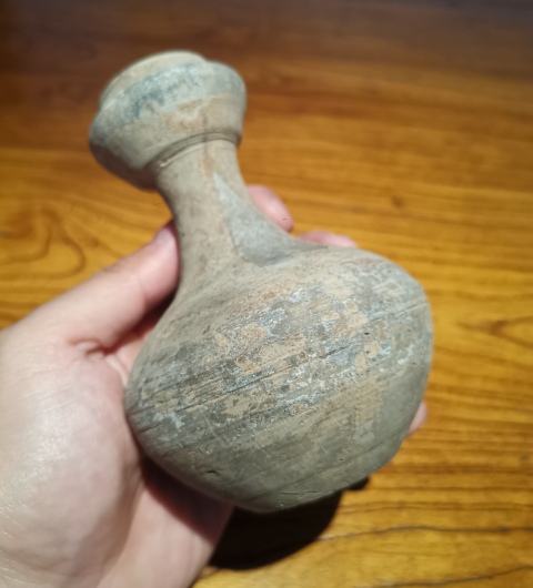 古玩陶瓷漢代.灰陶彩繪小蒜頭瓶拍賣,當前價格698元