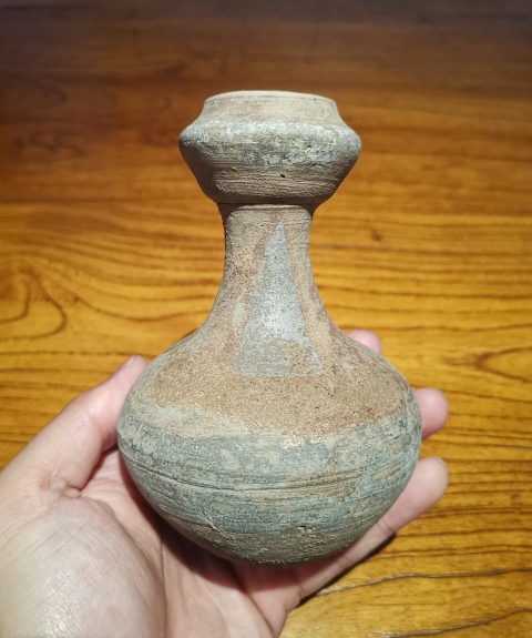 古玩陶瓷漢代.灰陶彩繪小蒜頭瓶拍賣,當前價格698元