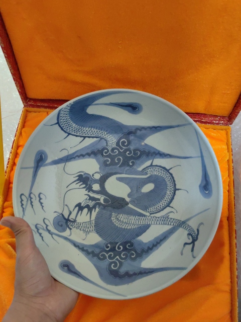 古玩陶瓷清·全品大盤(pán)雍乾過(guò)墻龍紋青花大盤(pán)拍賣(mài),當(dāng)前價(jià)格7000元
