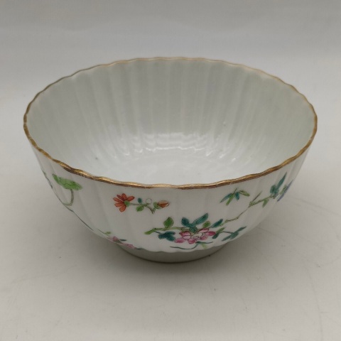 古玩陶瓷清同治 粉彩飛黃騰達瓜棱花口碗拍賣，當前價格2000元