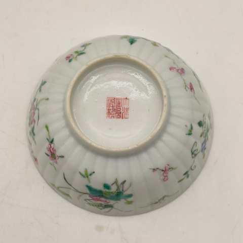 古玩陶瓷清同治 粉彩飛黃騰達瓜棱花口碗拍賣，當前價格2000元