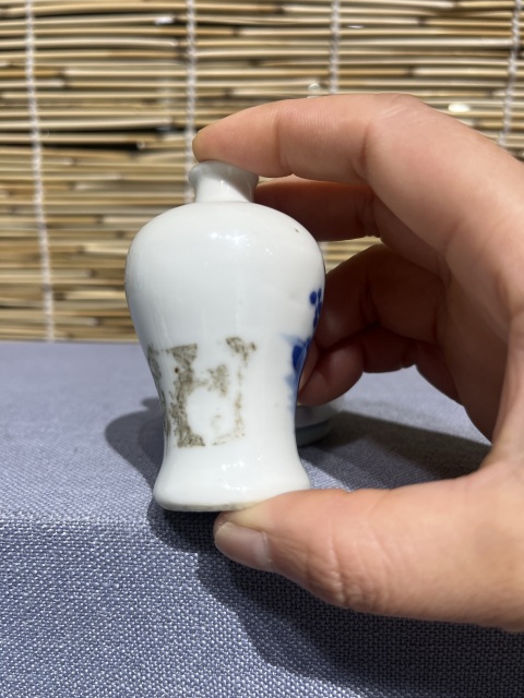 古玩陶瓷梅瓶式鼻煙壺拍賣,當前價格3800元
