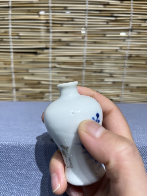 古玩陶瓷梅瓶式鼻煙壺拍賣,當前價格3800元