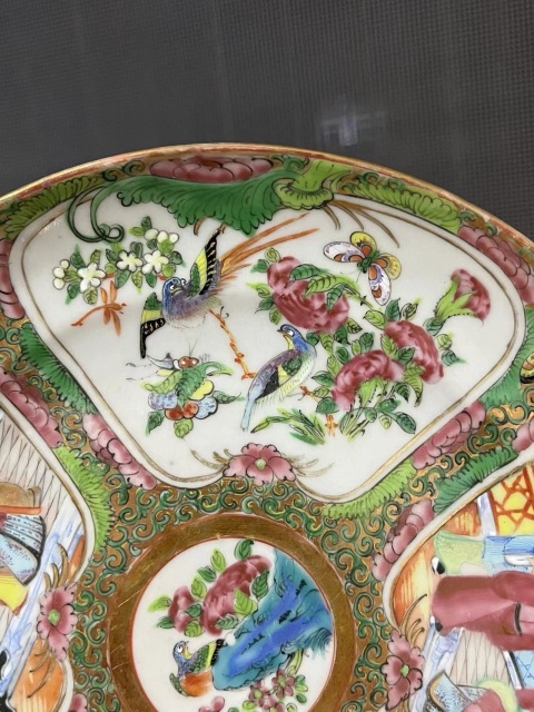 古玩陶瓷晚清.花鳥人物故事廣彩折沿盤拍賣，當(dāng)前價格258元