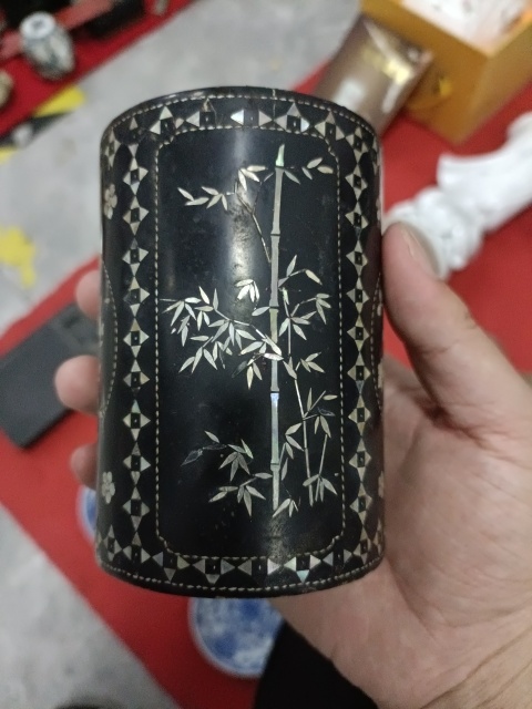 清代鑲嵌螺鈿漆器筆筒拍賣，當前價格2888元