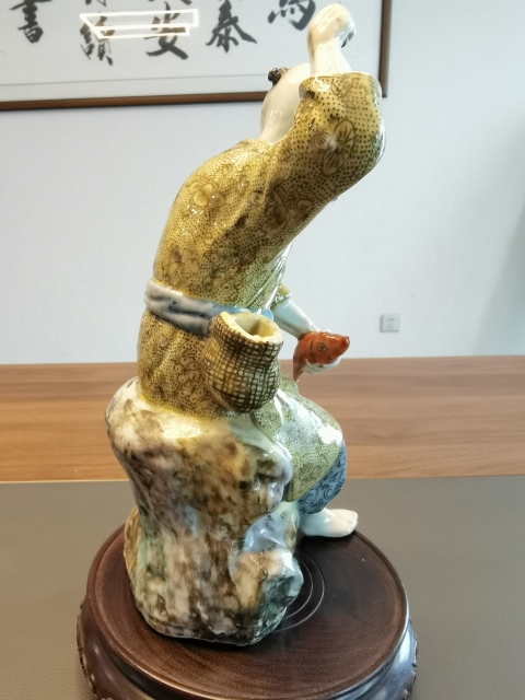 古玩陶瓷大名家超細路粉彩打漁翁人物造像拍賣,當前價格1200元