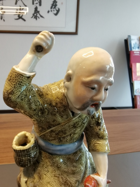 古玩陶瓷大名家超細路粉彩打漁翁人物造像拍賣,當前價格1200元
