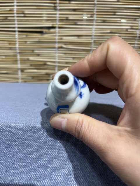 古玩陶瓷鼻煙壺拍賣，當(dāng)前價(jià)格3800元