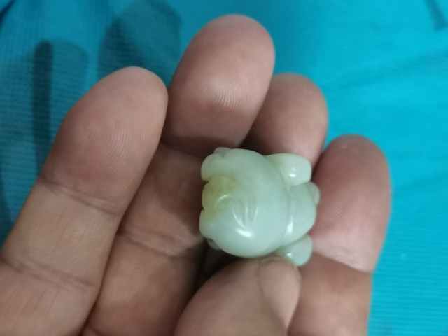 古玩玉器和田玉豬拍賣，當前價格666元