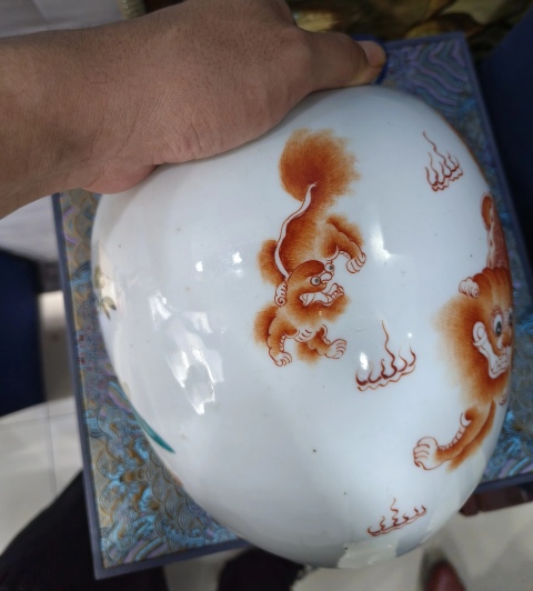 古玩陶瓷清晚期博古圖冬瓜罐拍賣，當(dāng)前價(jià)格5600元