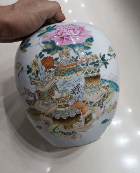 古玩陶瓷清晚期博古圖冬瓜罐拍賣，當(dāng)前價(jià)格5600元
