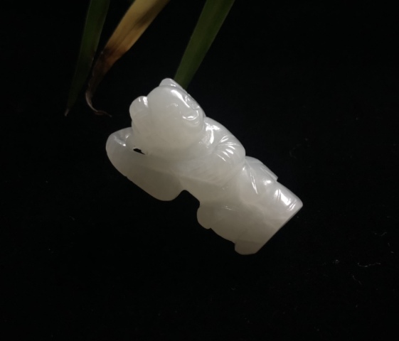 古玩玉器清代羊脂級別和田白玉雕童子拍賣，當前價格28000元