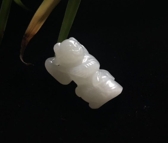 古玩玉器清代羊脂級別和田白玉雕童子拍賣，當前價格28000元