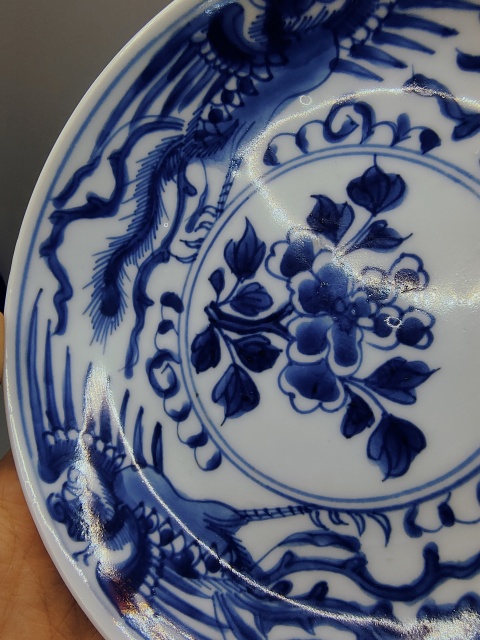 古玩陶瓷康熙翠毛藍(細路精品)?青花鳳穿牡丹圖賞盤拍賣,當前價格6000元