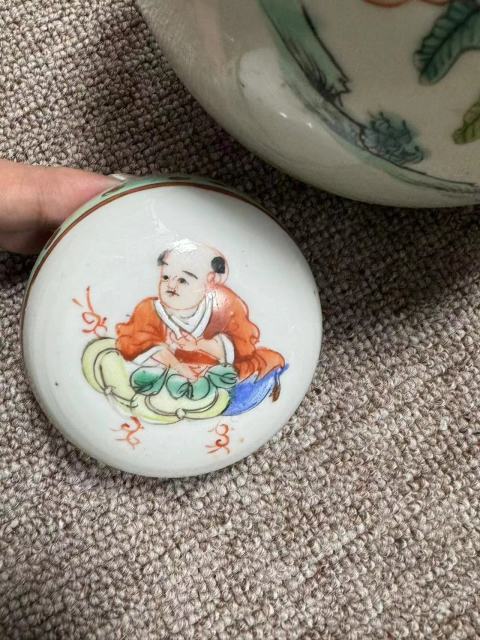 古玩陶瓷民國(guó)粉彩西廂記草橋驚夢(mèng)故事紋蓋罐拍賣，當(dāng)前價(jià)格2200元