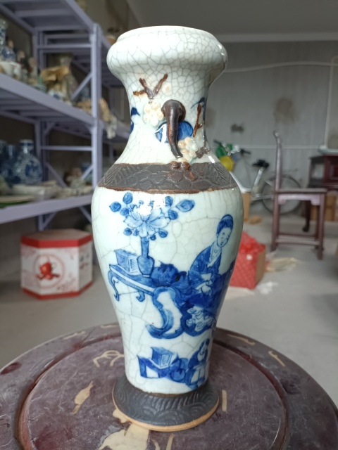 古玩陶瓷哥釉青花人物雙耳觀音瓶拍賣,當(dāng)前價(jià)格1888元