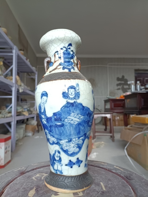 古玩陶瓷哥釉青花人物雙耳觀音瓶拍賣,當(dāng)前價(jià)格1888元