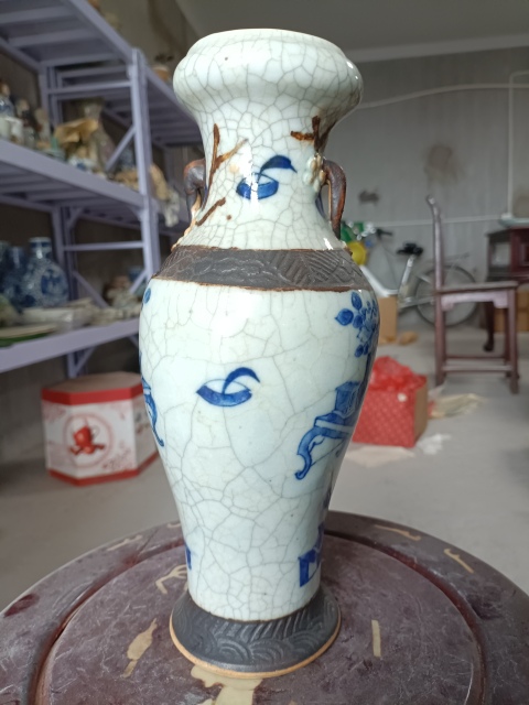 古玩陶瓷哥釉青花人物雙耳觀音瓶拍賣,當(dāng)前價(jià)格1888元