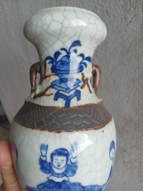 古玩陶瓷哥釉青花人物雙耳觀音瓶拍賣,當(dāng)前價(jià)格1888元