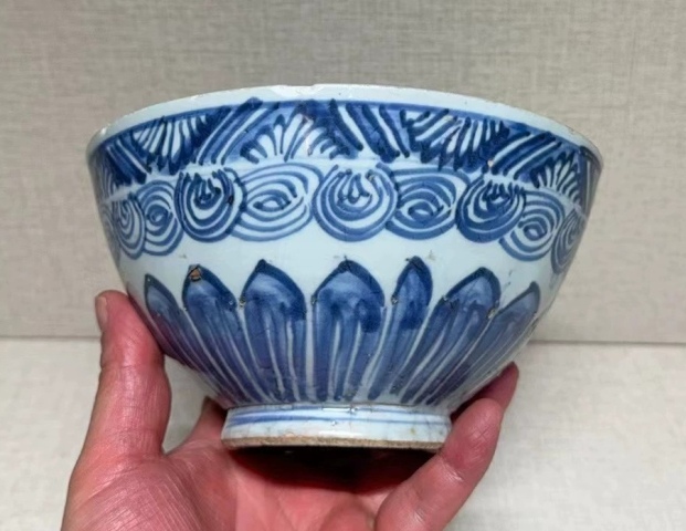 古玩陶瓷明末清初青花線描花卉雞心碗拍賣,當(dāng)前價(jià)格1360元