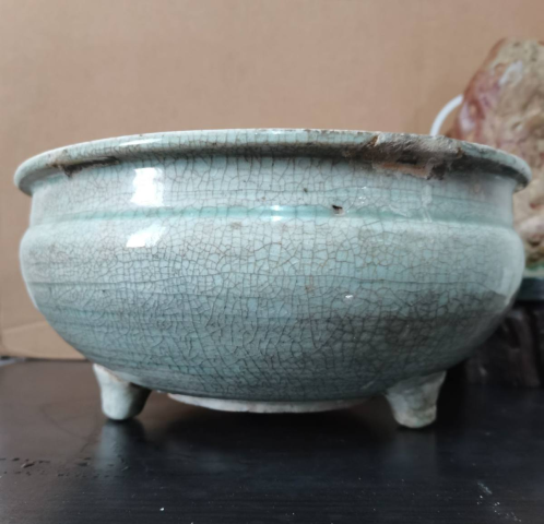 古玩陶瓷龍泉青瓷三足爐拍賣,當前價格3600元