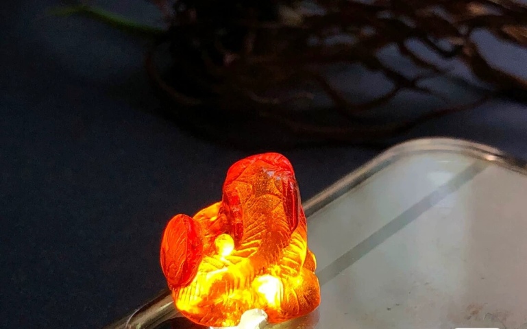 古玩玉器清代琥珀小獅子墜子拍賣,當前價格18000元