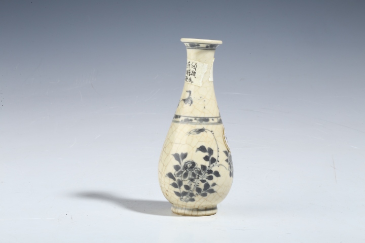 古玩陶瓷康熙煨瓷青花花卉玉壺春瓶拍賣，當(dāng)前價(jià)格13888元