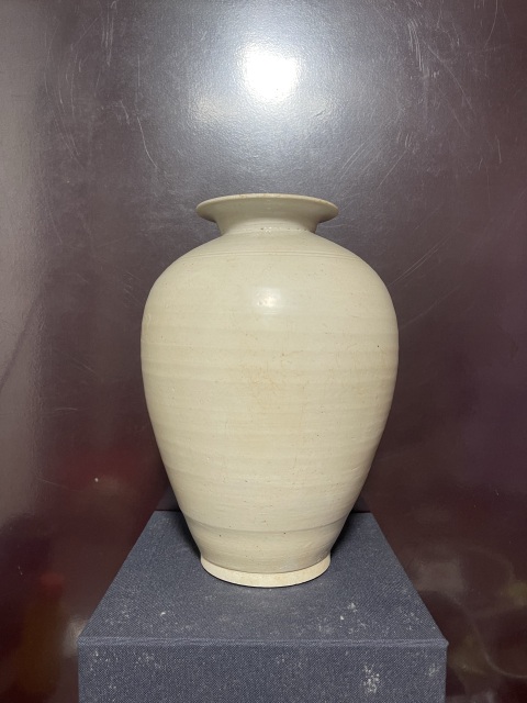 古玩陶瓷元卵白釉梅瓶拍賣,當(dāng)前價格11000元