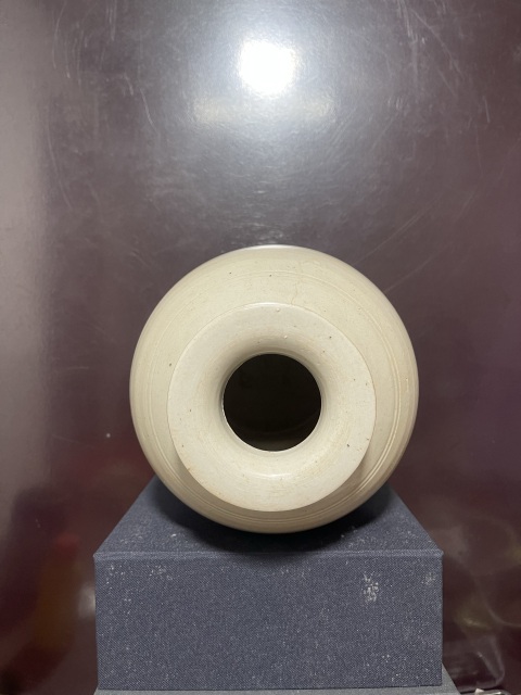 古玩陶瓷元卵白釉梅瓶拍賣,當(dāng)前價格11000元