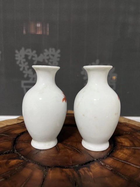古玩陶瓷解放初期花鳥紋瓶拍賣，當前價格288元