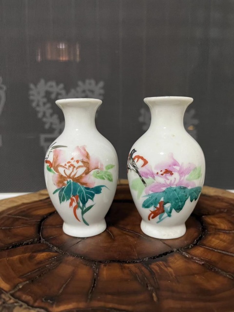 古玩陶瓷解放初期花鳥紋瓶拍賣，當前價格288元