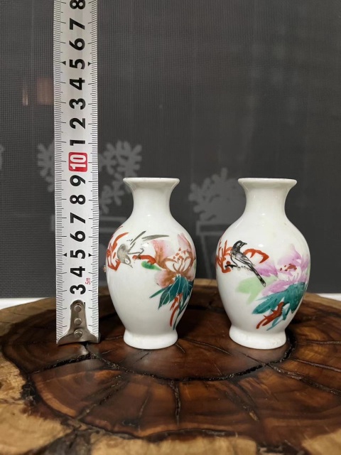 古玩陶瓷解放初期花鳥紋瓶拍賣，當前價格288元
