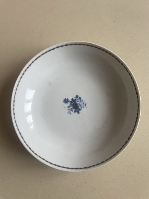 古玩陶瓷料彩花卉紋杯碟一套拍賣,當(dāng)前價(jià)格880元
